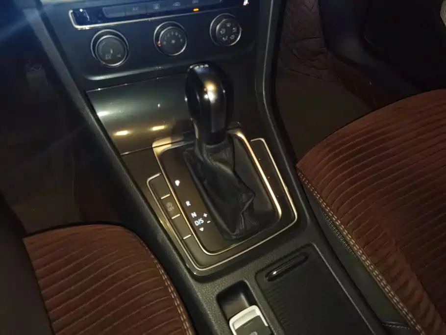 Volkswagen Golf — миниатюра 16