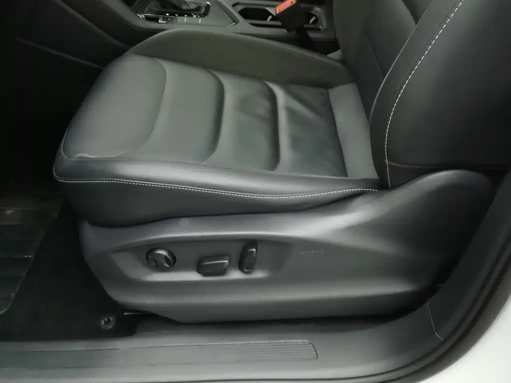 Volkswagen Tiguan L — миниатюра 20