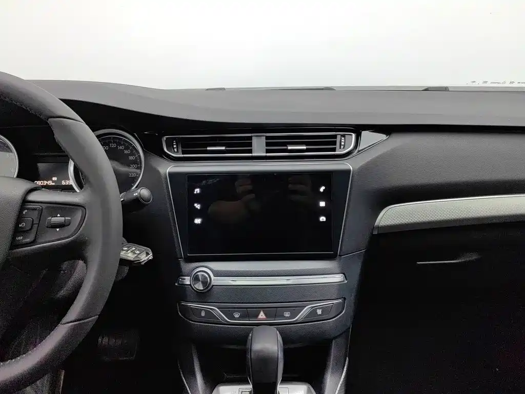 Peugeot 408 — миниатюра 12