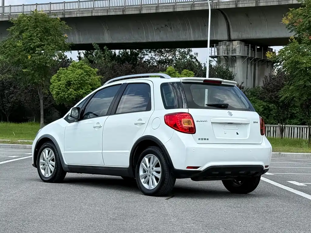 Suzuki SX4 — миниатюра 4