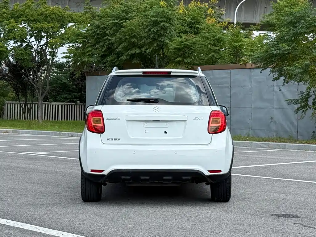 Suzuki SX4 — миниатюра 5