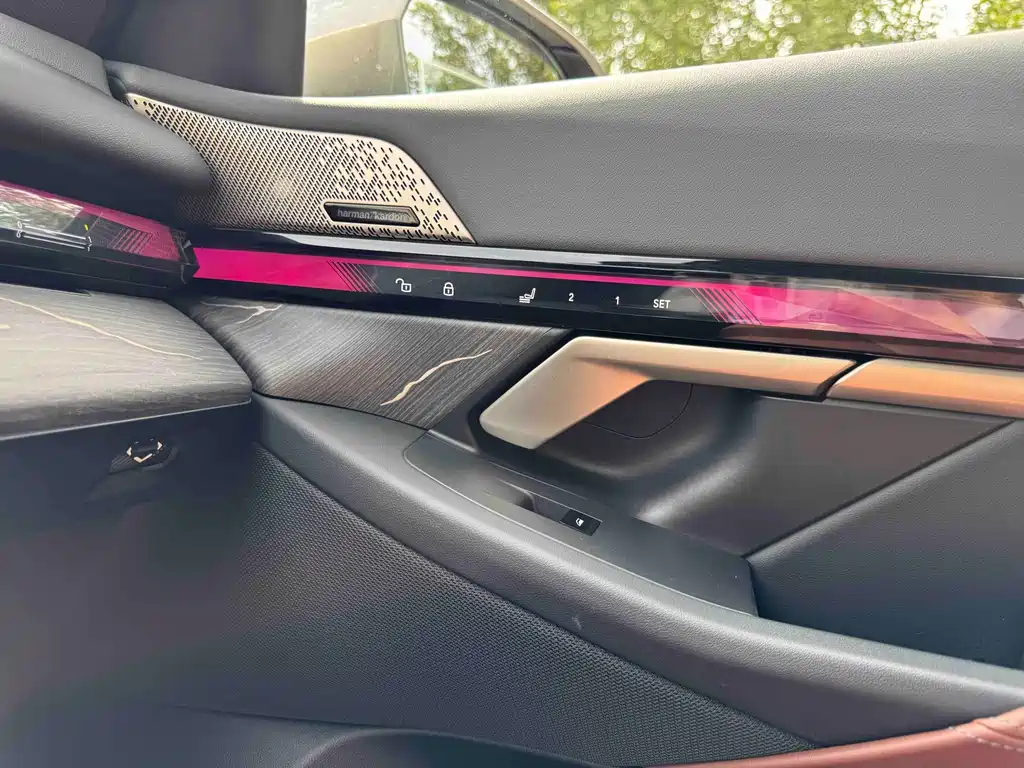 BMW i5 — миниатюра 11