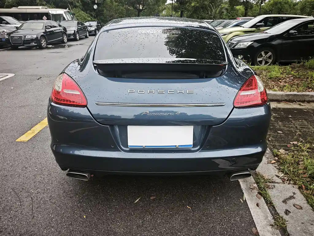 Porsche Panamera 2010 Panamera 4 3.6L