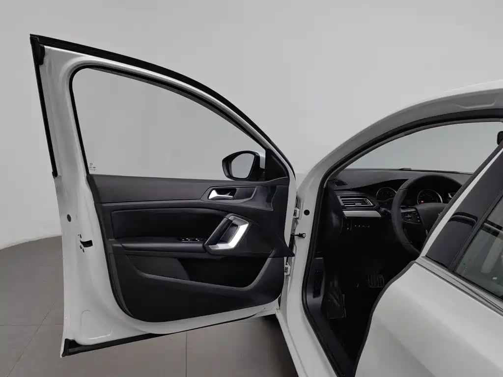 Peugeot 408 — миниатюра 8