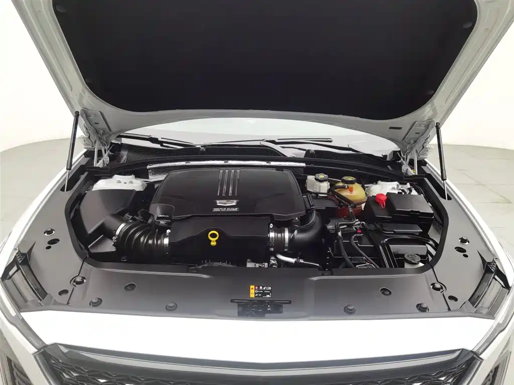 Cadillac GT4 2023 25T Luxury