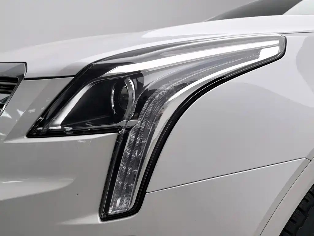 Cadillac XT5 — миниатюра 7