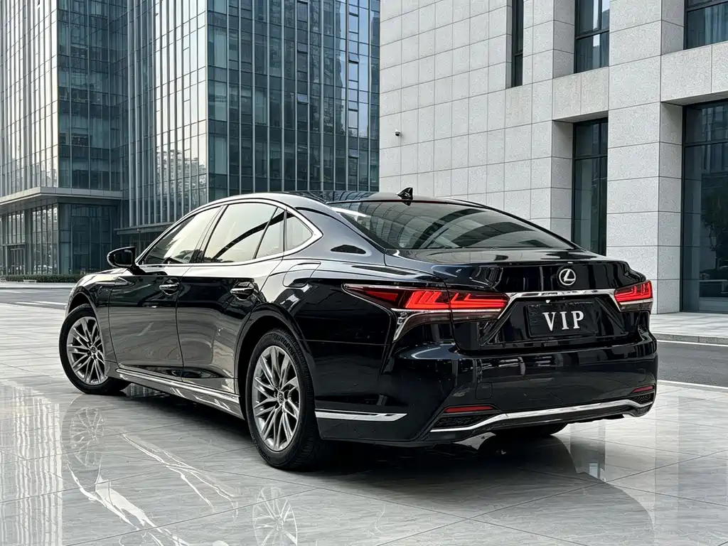 Lexus LS — миниатюра 9