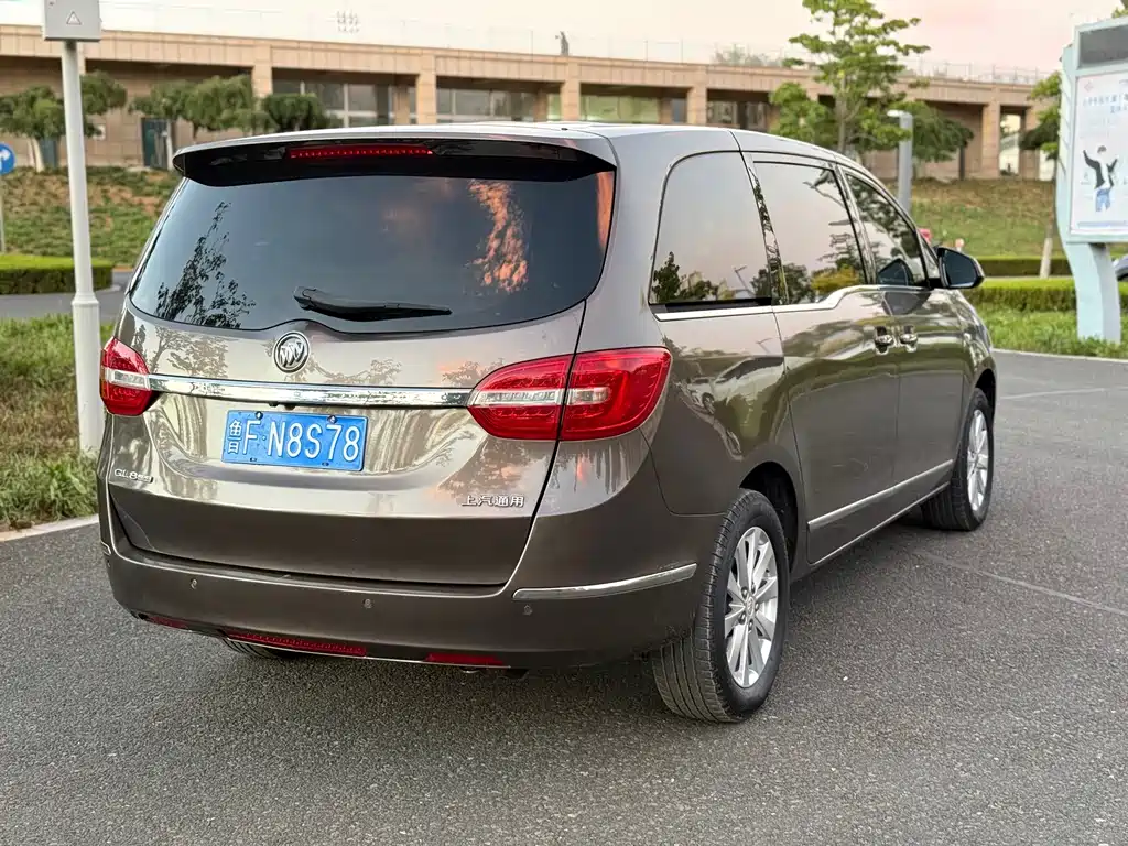 Buick GL8 — миниатюра 6