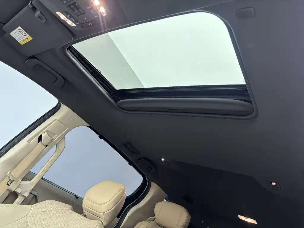 Toyota Sienna — миниатюра 11