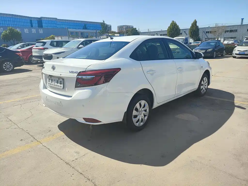 Toyota Vios — миниатюра 4