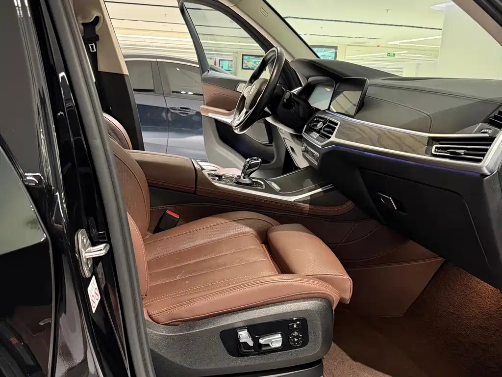 BMW X7 — миниатюра 9