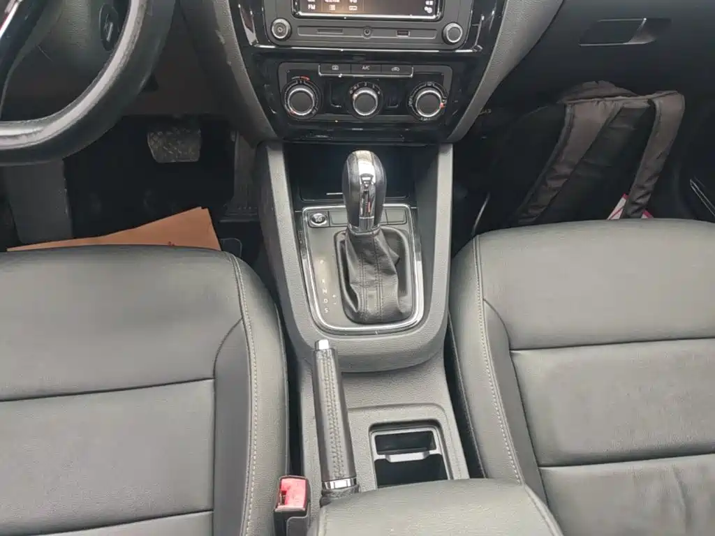 Volkswagen Sagitar — миниатюра 14