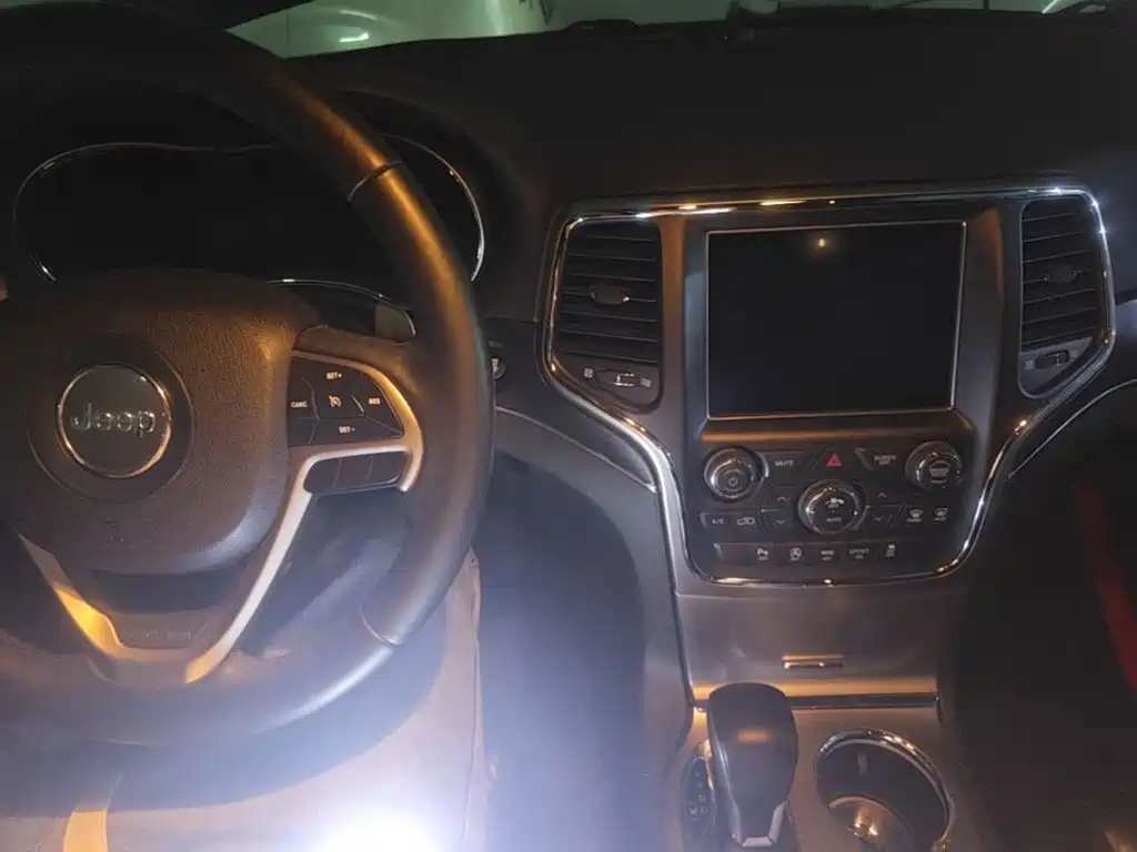 Jeep Grand Cherokee (Import) — миниатюра 11