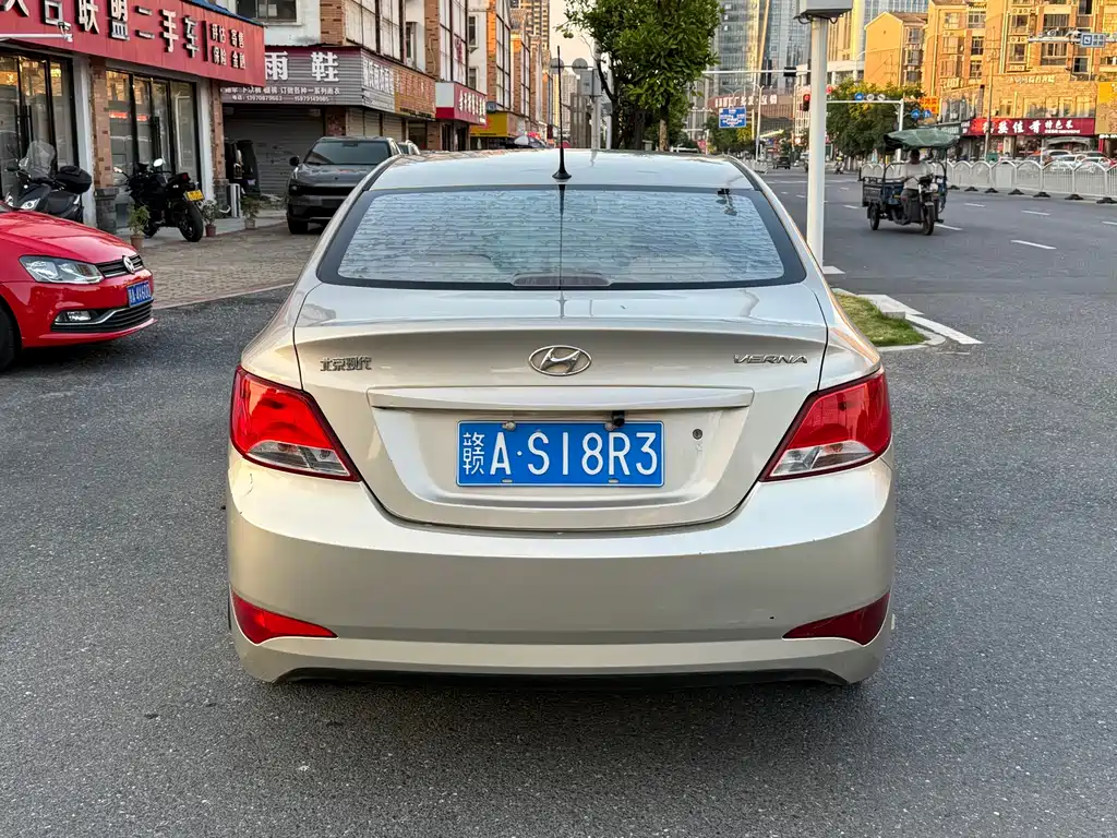 Hyundai Verna — миниатюра 8