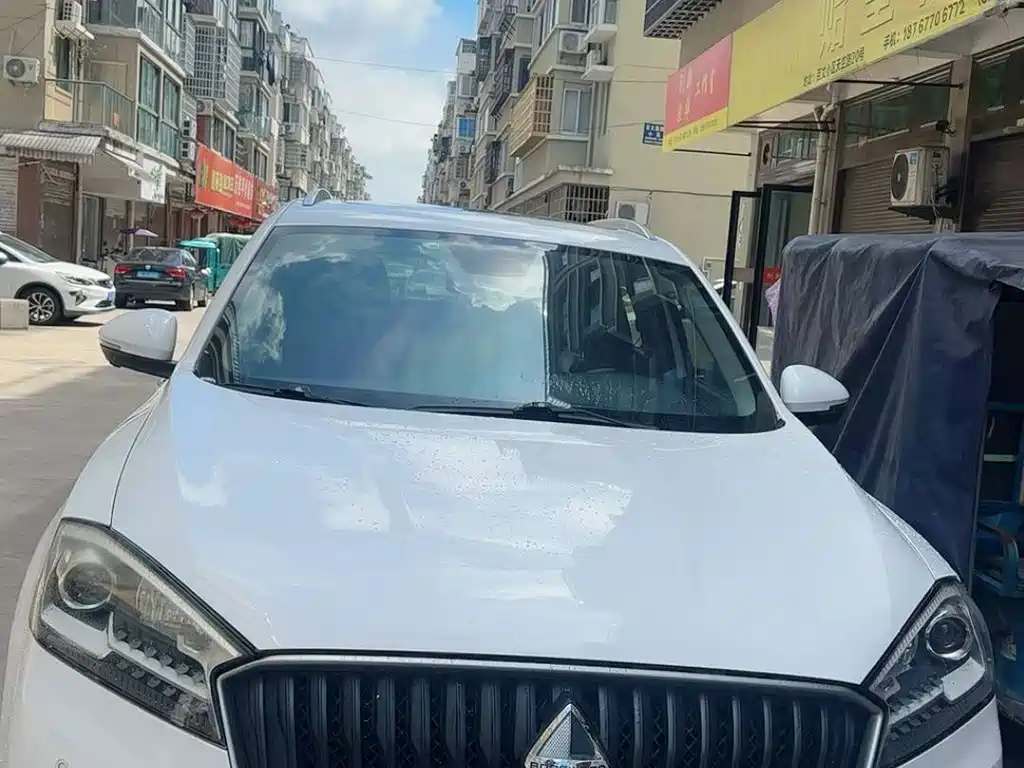 Borgward BX7 — миниатюра 8