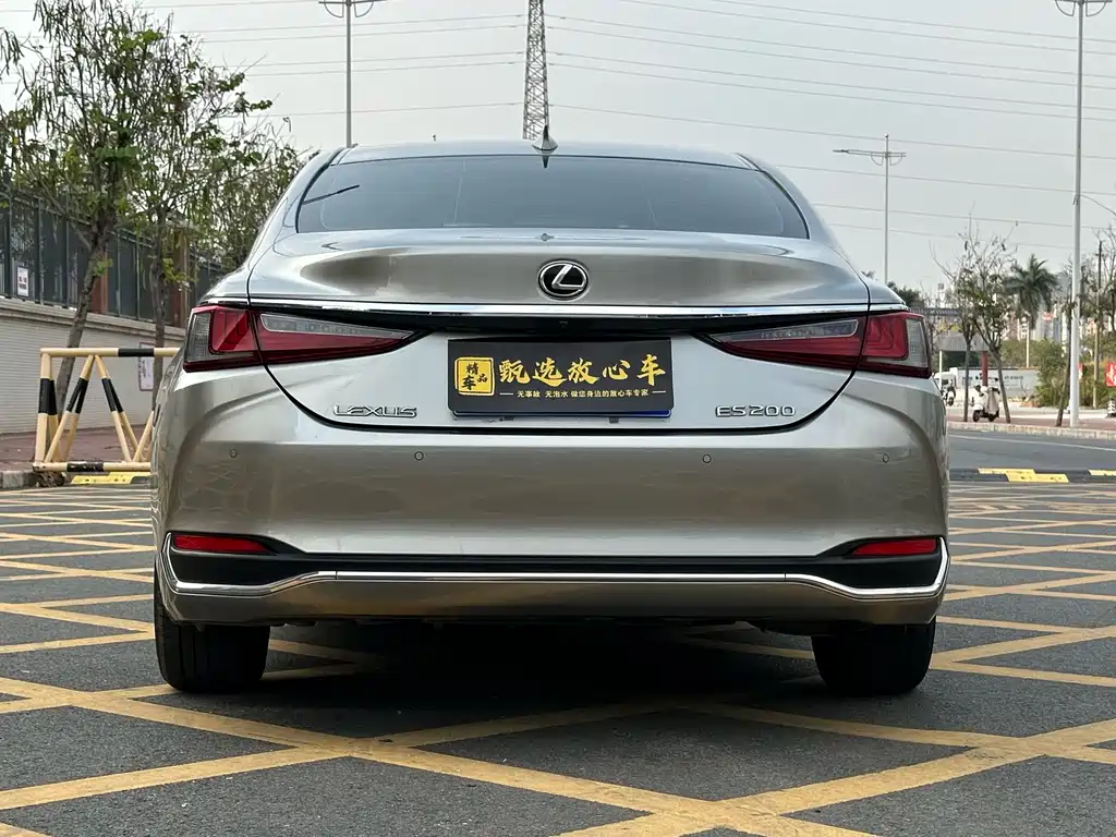 Lexus ES — миниатюра 5