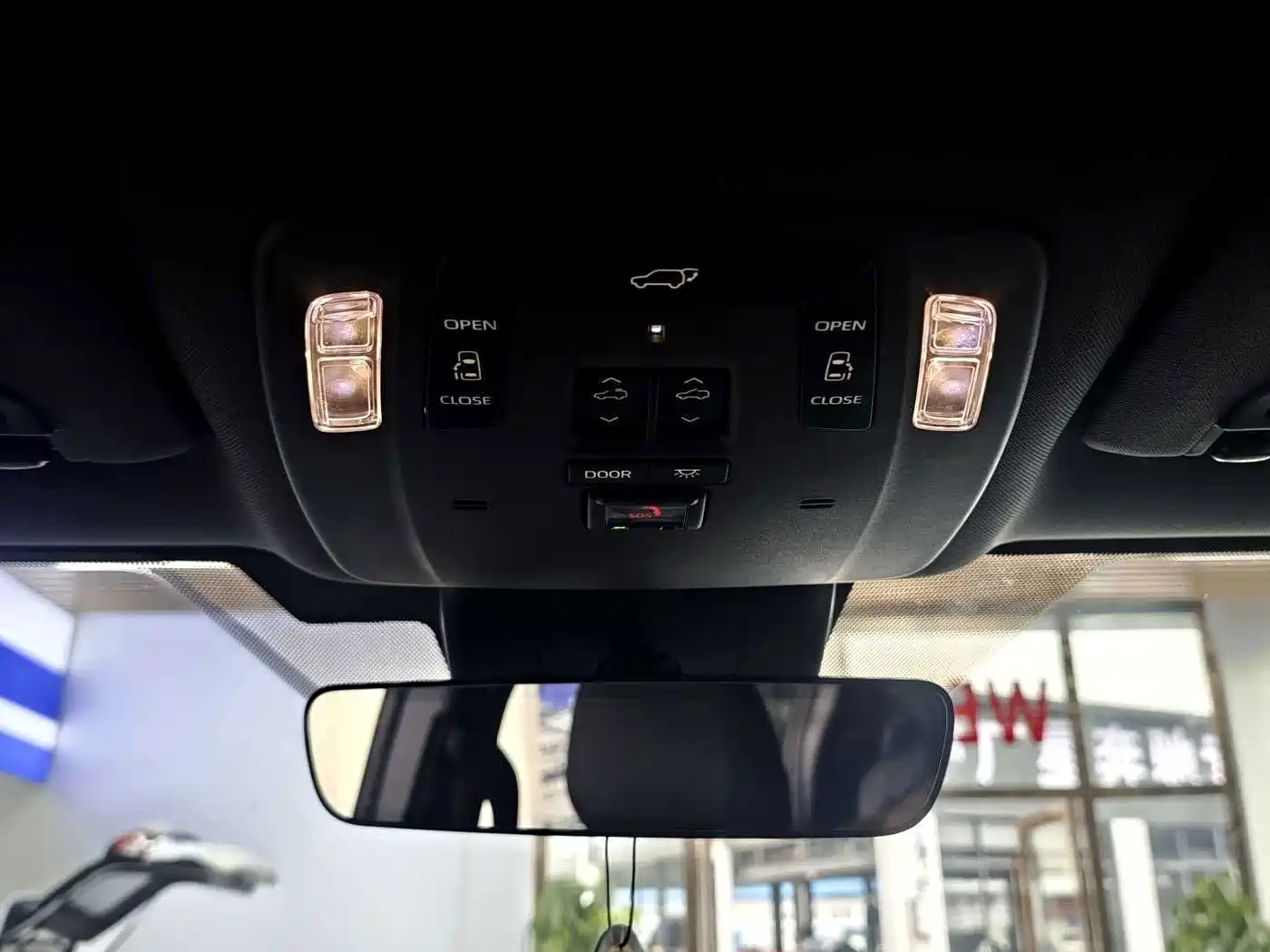 Toyota Sienna 2024 Silver/gray из Китая, фото 6