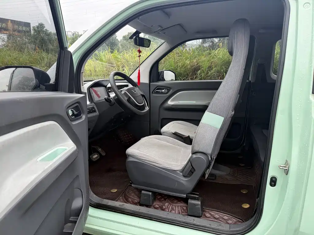 Wuling MINIEV — миниатюра 5