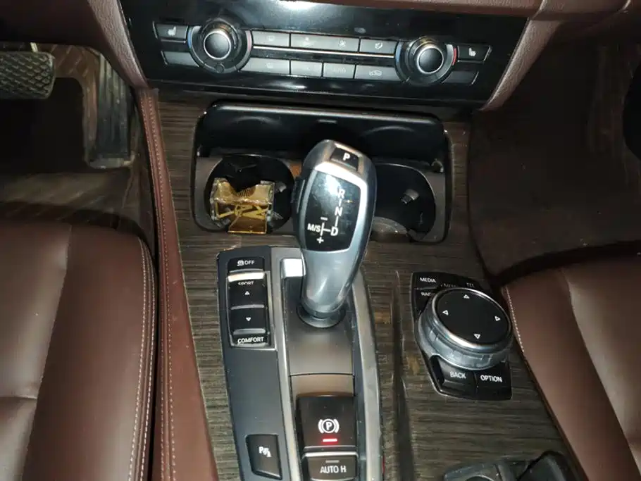 BMW 5 Series — миниатюра 16