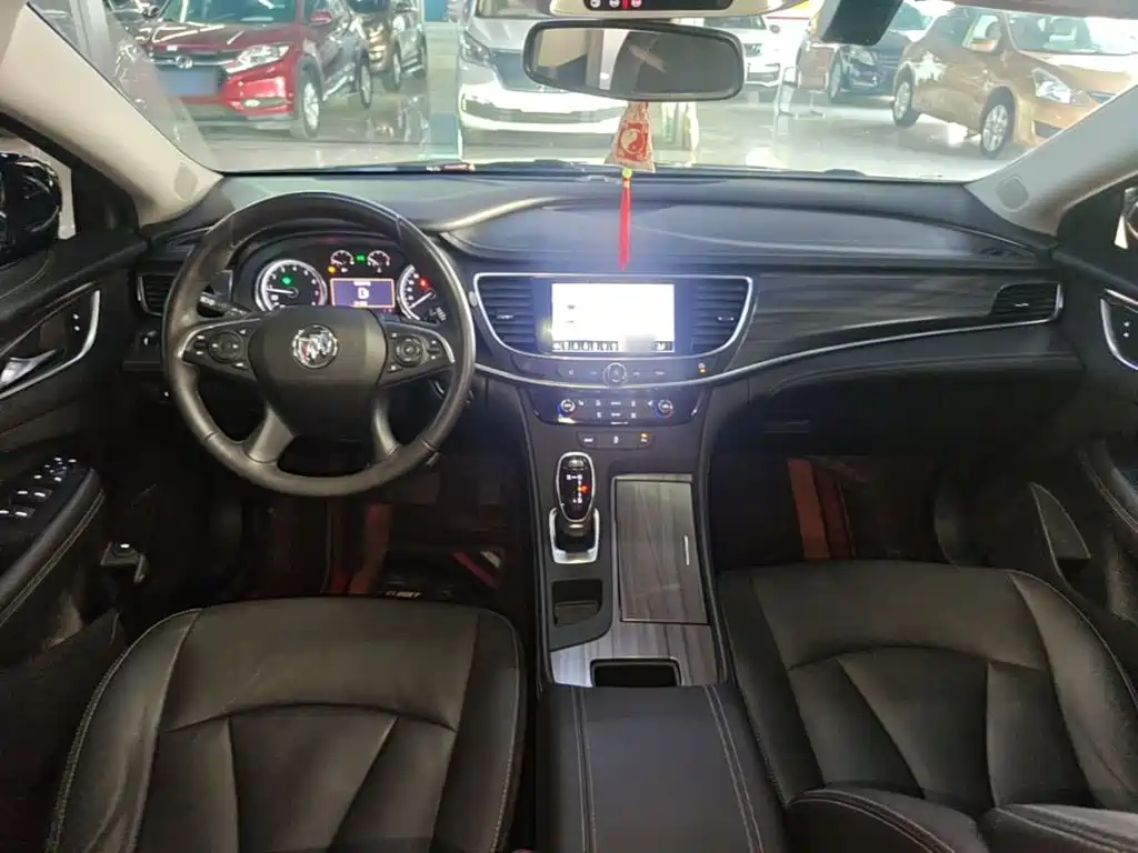Buick LaCrosse — миниатюра 10