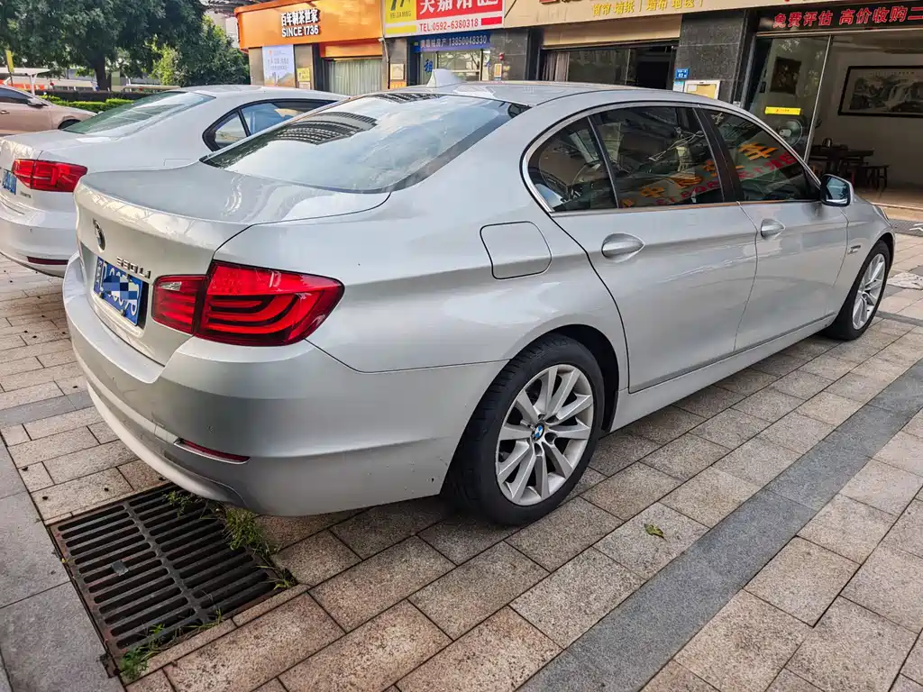 BMW 5 Series — миниатюра 4