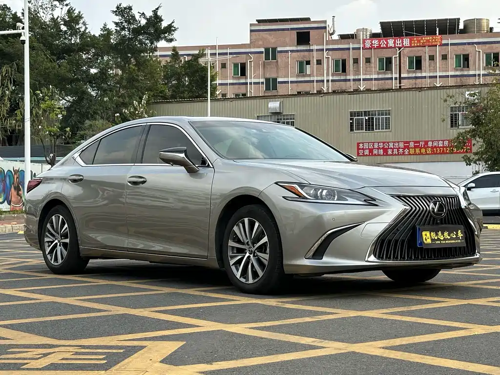 Lexus ES — миниатюра 3