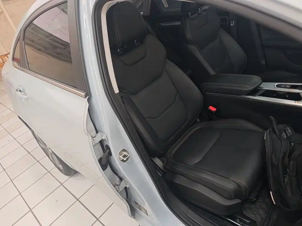 Geely L HiP — миниатюра 25