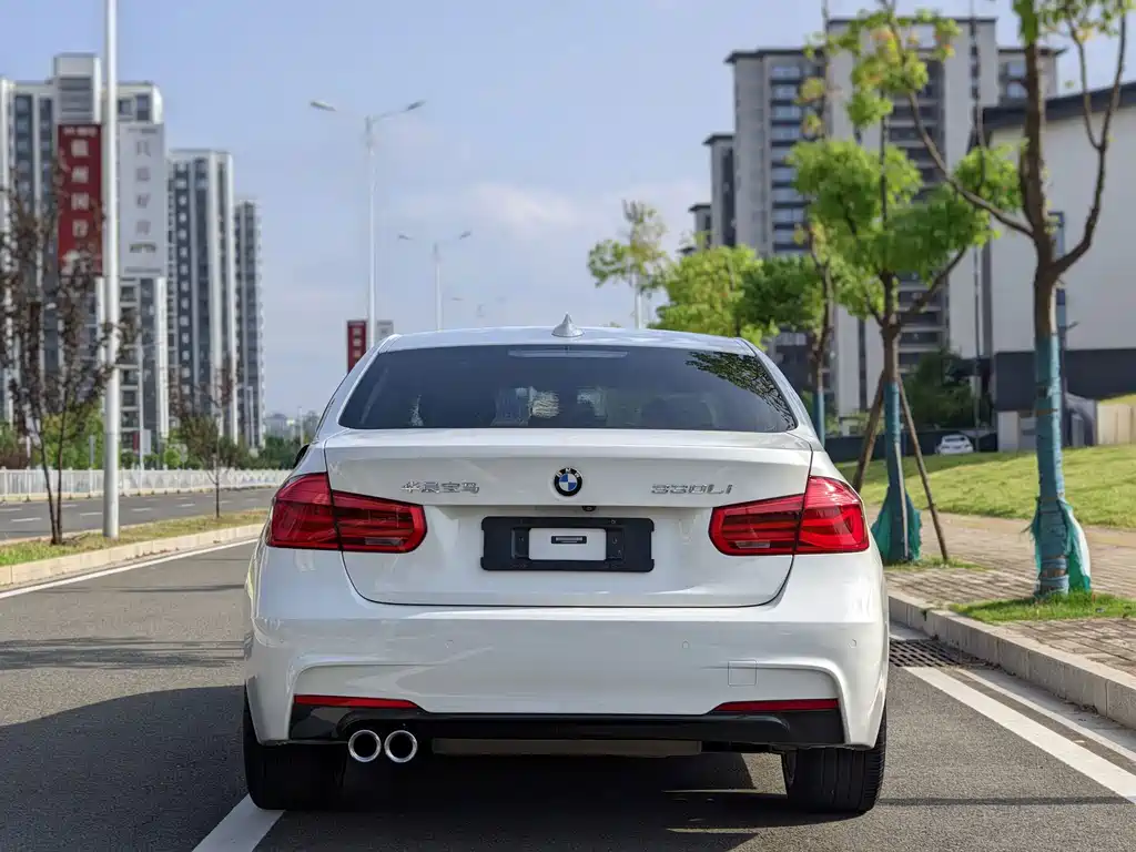 BMW 3 Series — миниатюра 3