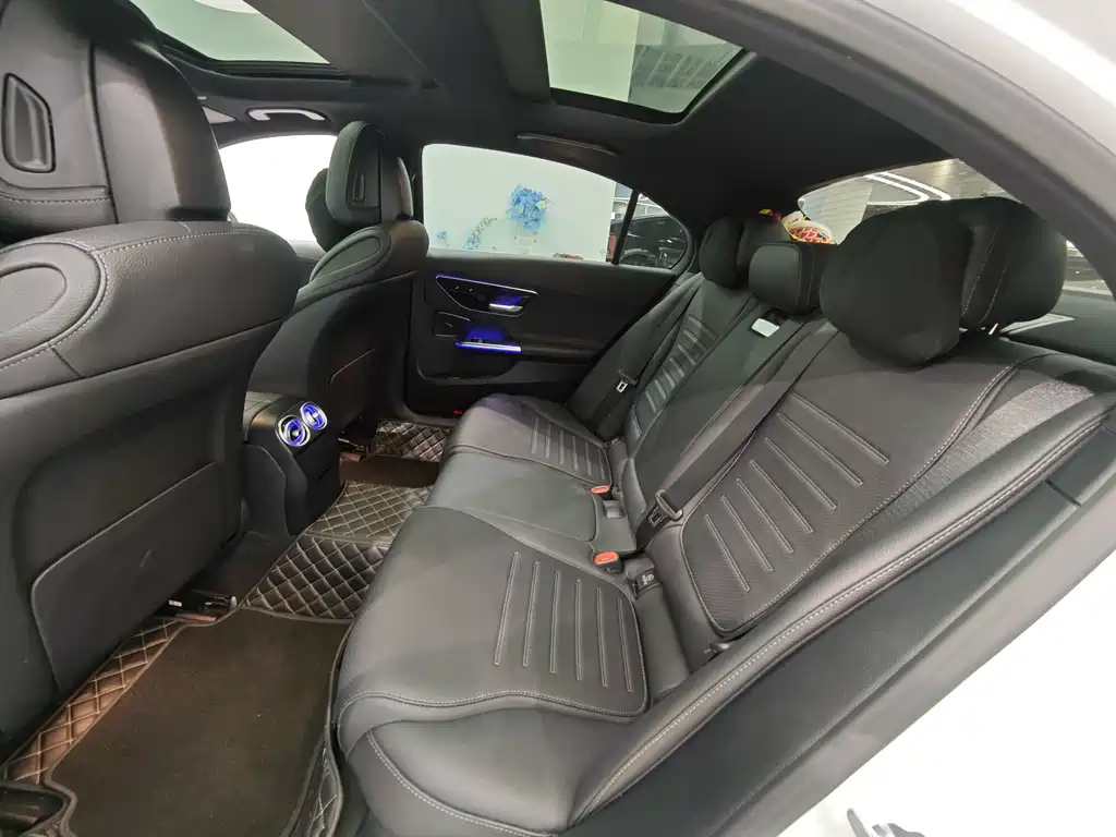 Mercedes-Benz C-Class — миниатюра 8