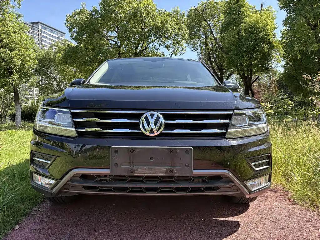 Volkswagen Tiguan L — миниатюра 2