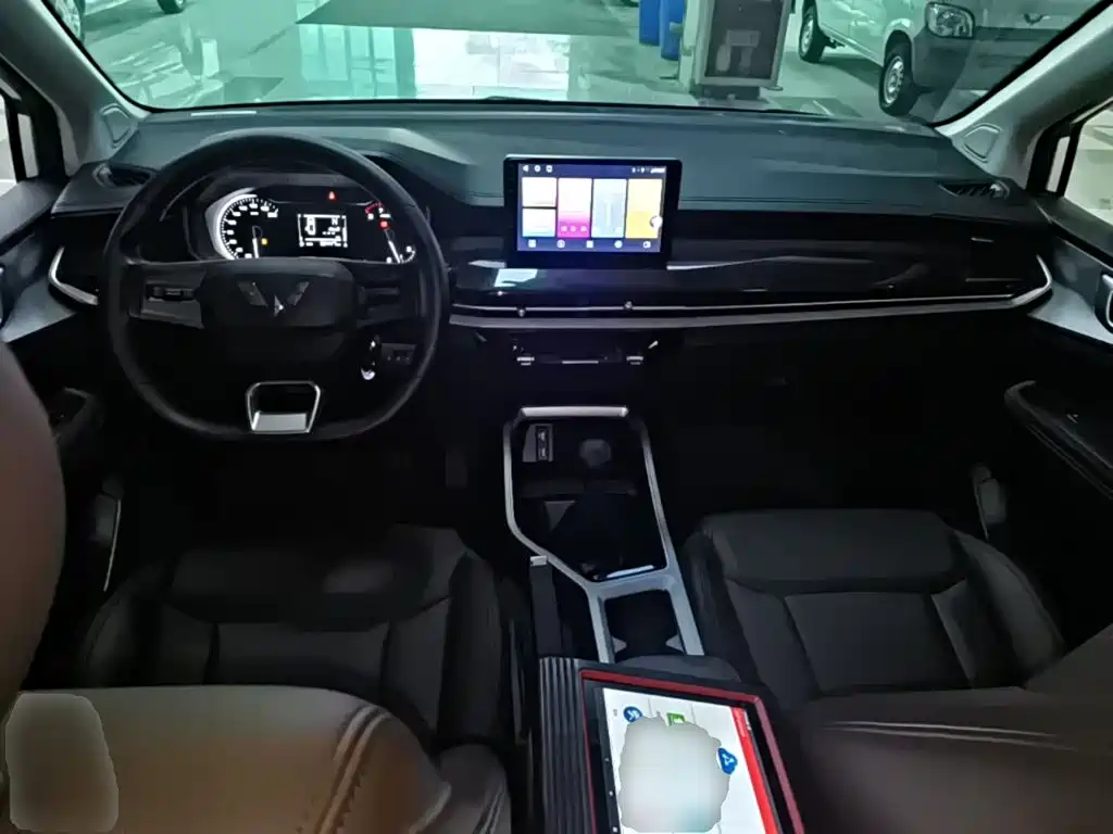 Wuling Jiachen — миниатюра 10