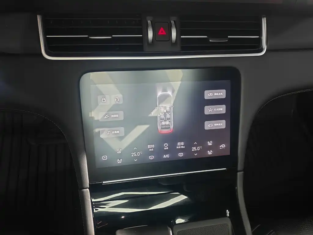 Li Auto Li ONE — миниатюра 18
