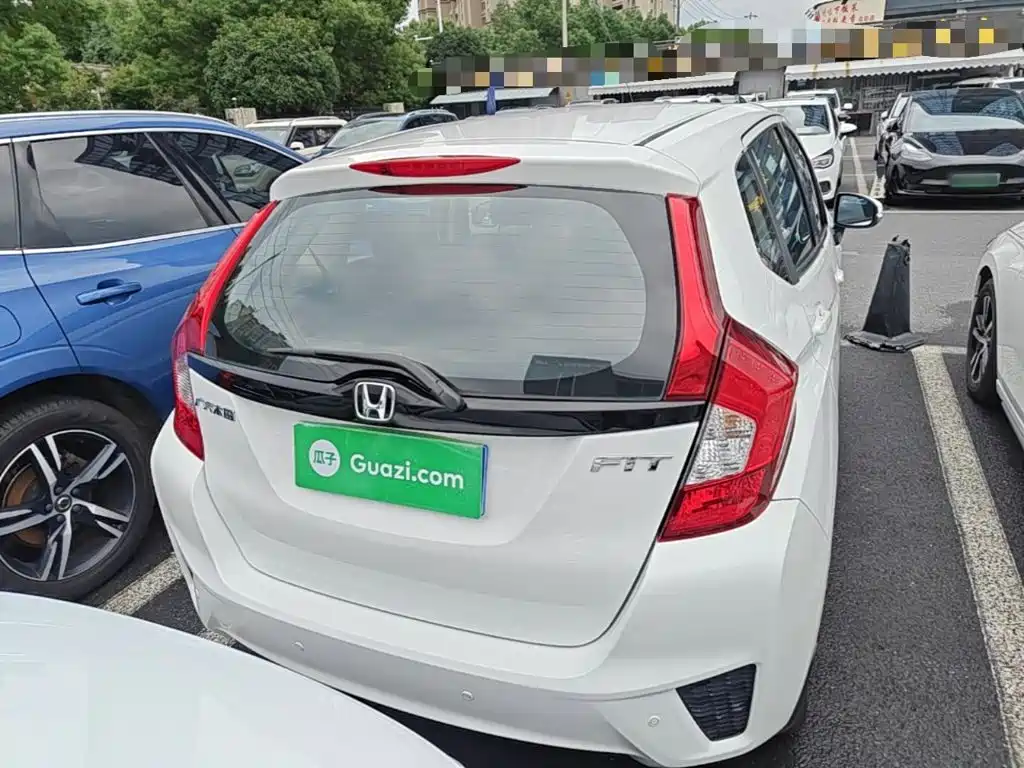 Honda Fit — миниатюра 6