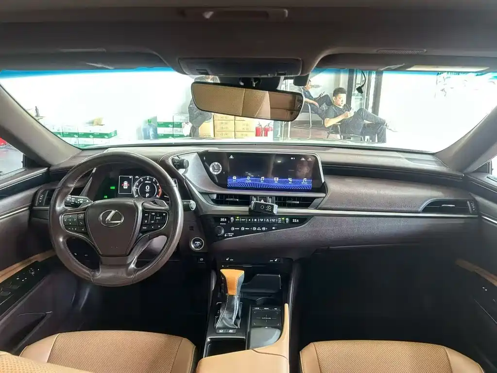 Lexus ES — миниатюра 5