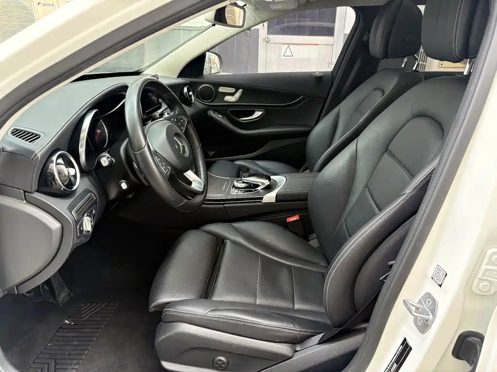 Mercedes-Benz C-Class — миниатюра 9