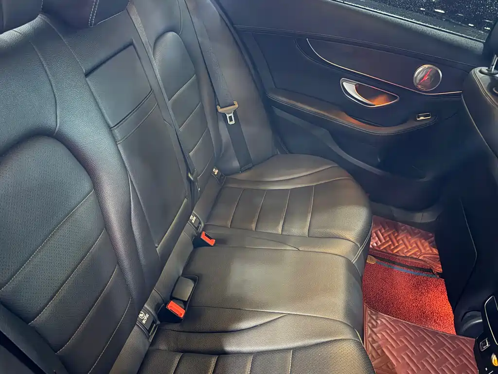 Mercedes-Benz C-Class — миниатюра 10