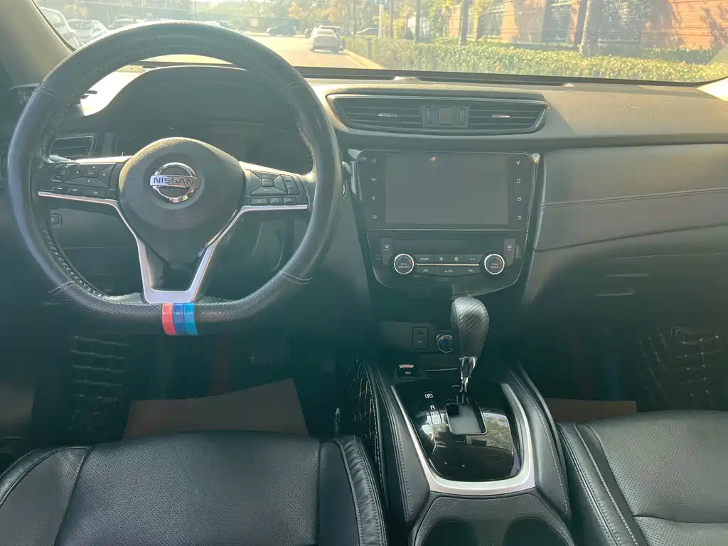 Nissan X-Trail — миниатюра 12