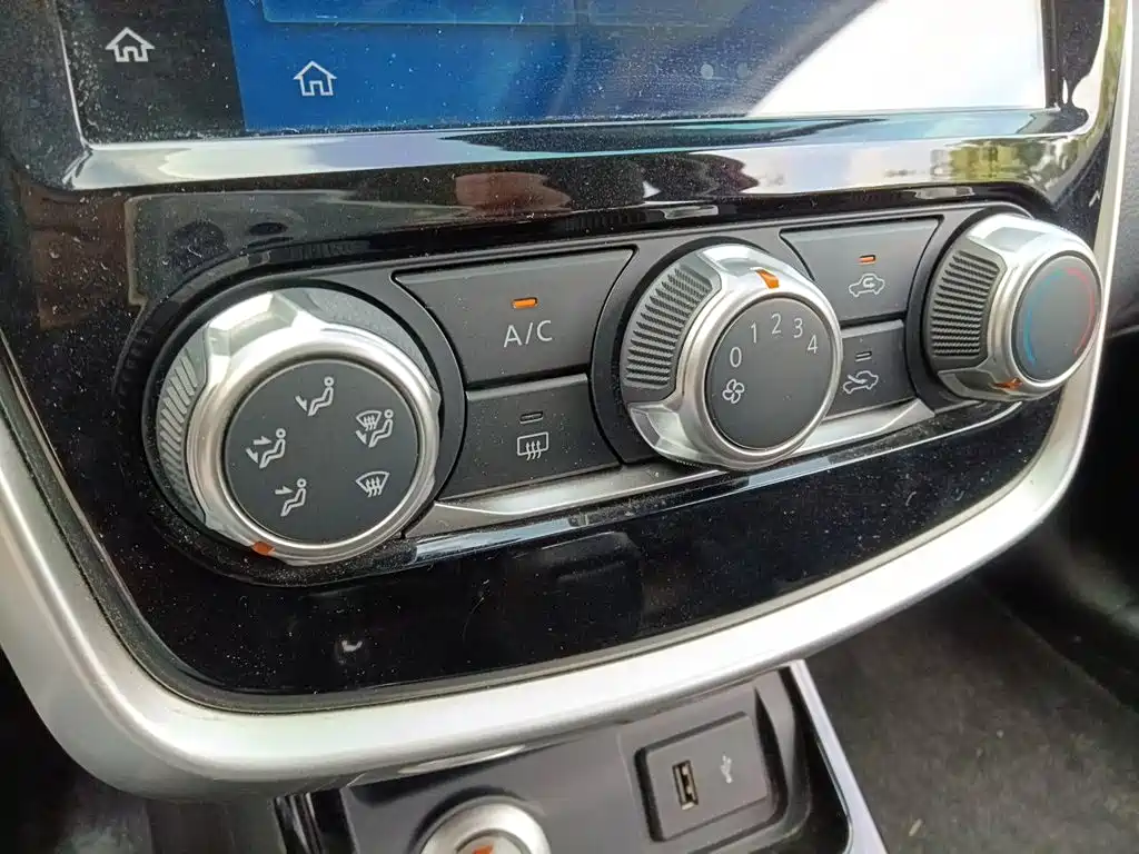 Nissan Tiida — миниатюра 9