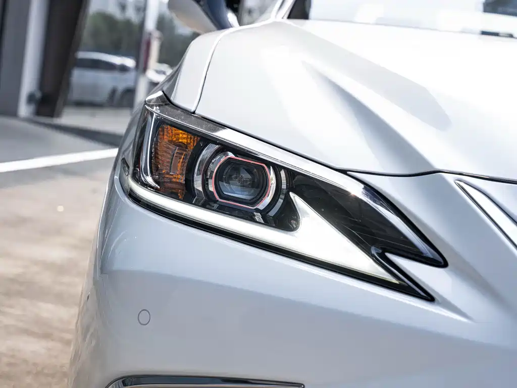 Lexus ES — миниатюра 6