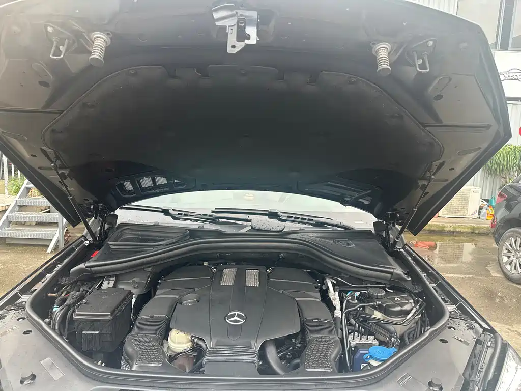 Mercedes-Benz GLS — миниатюра 14