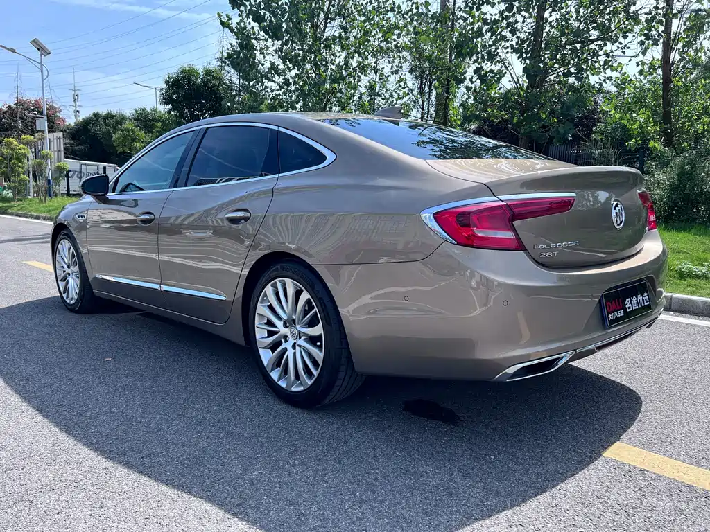 Buick LaCrosse — миниатюра 7