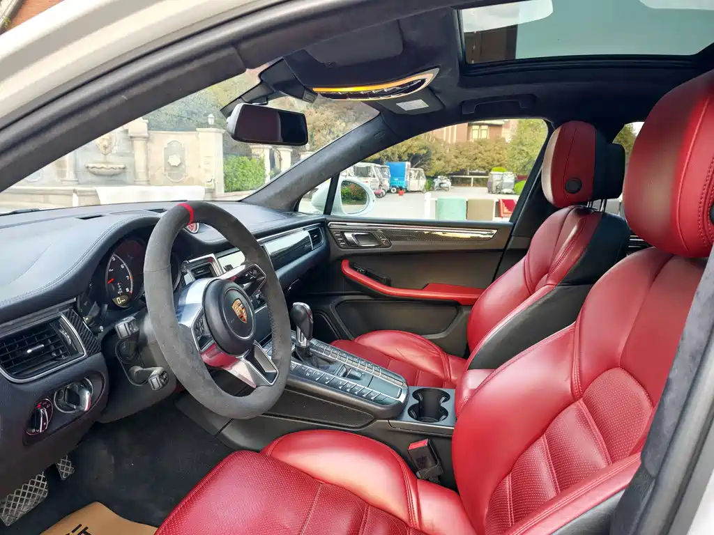 Porsche Macan — миниатюра 4