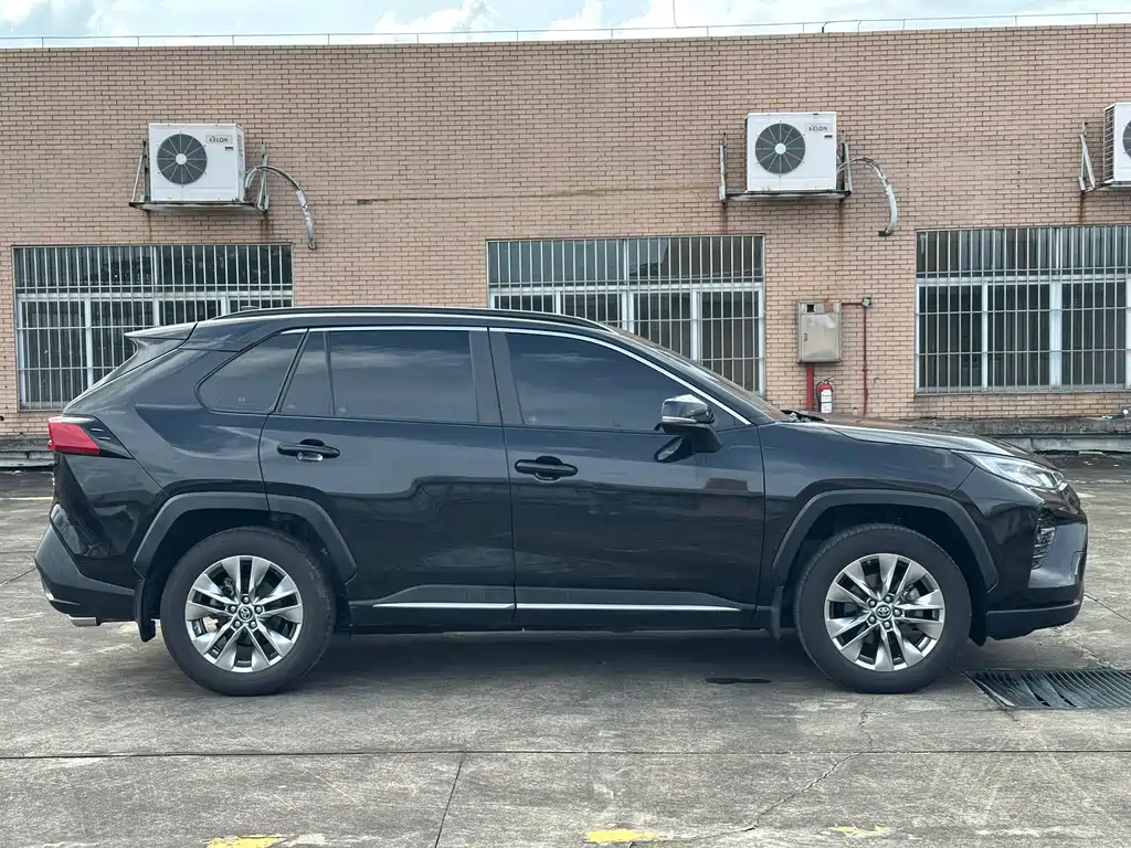 Toyota Wildlander 2023 2.0L CVT Luxury PLUS