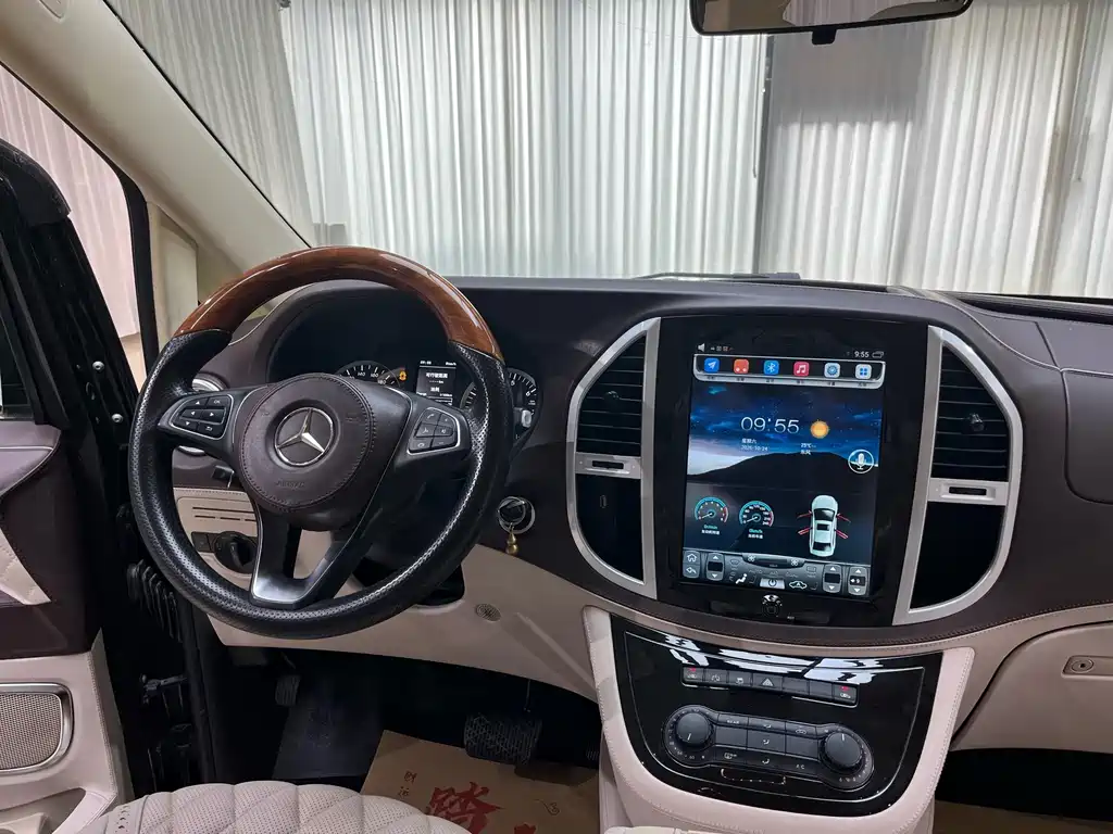 Mercedes-Benz V-Class (Import) — миниатюра 15