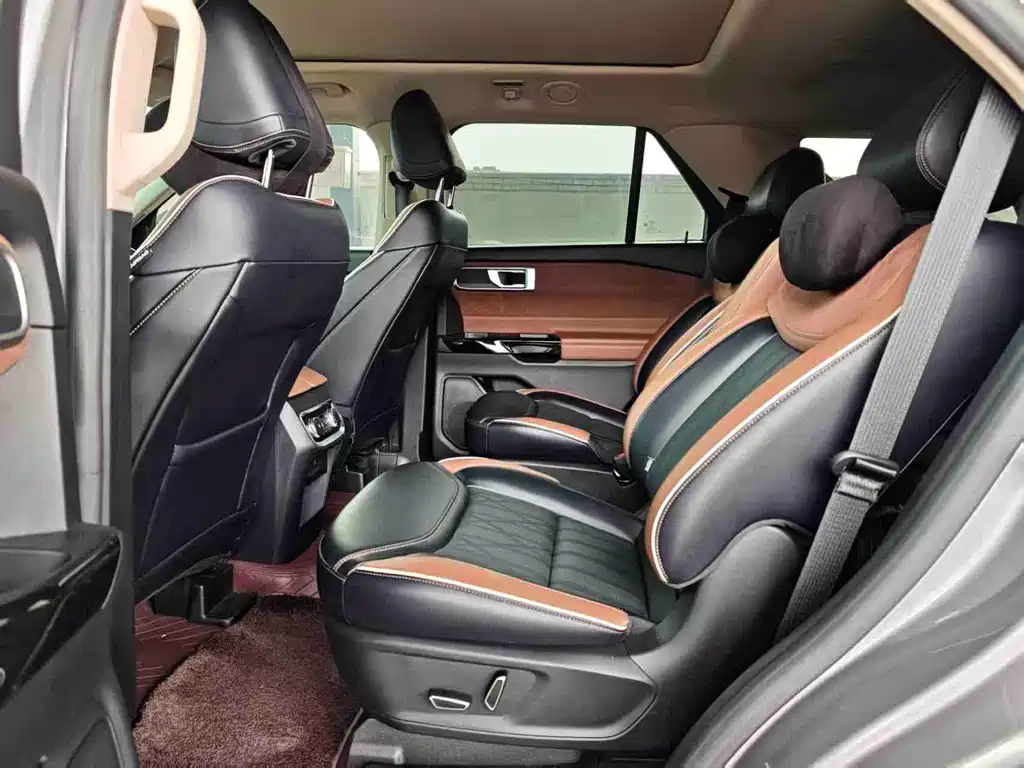 Ford Explorer — миниатюра 7
