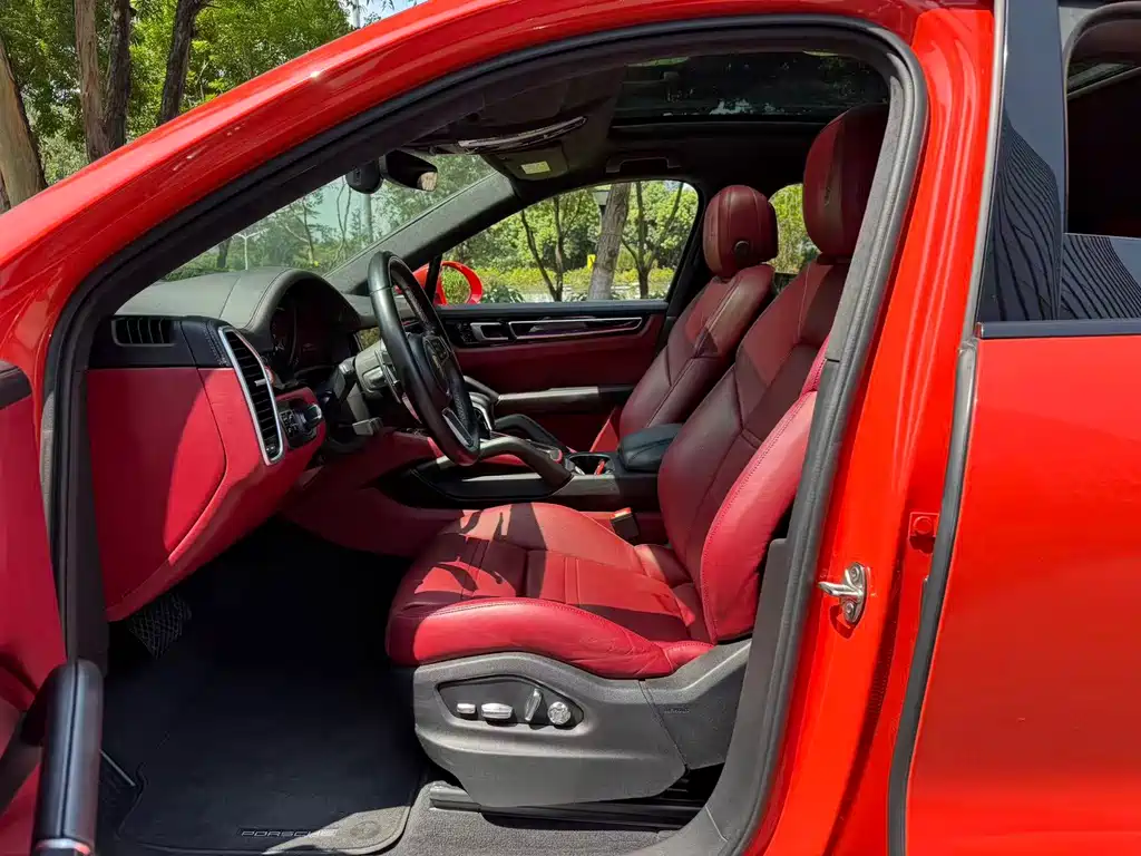 Porsche Cayenne — миниатюра 8