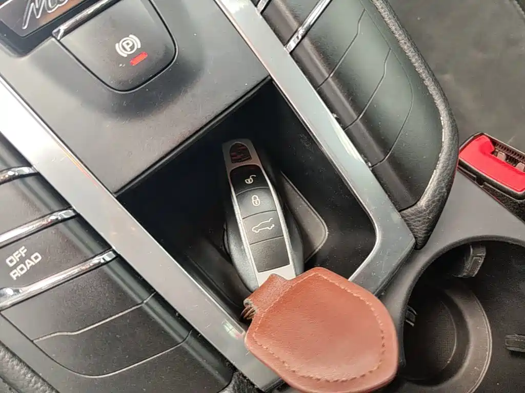 Porsche Macan — миниатюра 9