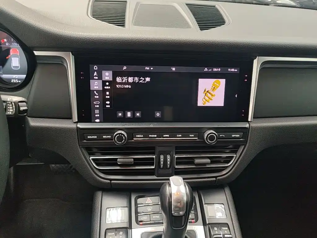 Porsche Macan — миниатюра 13
