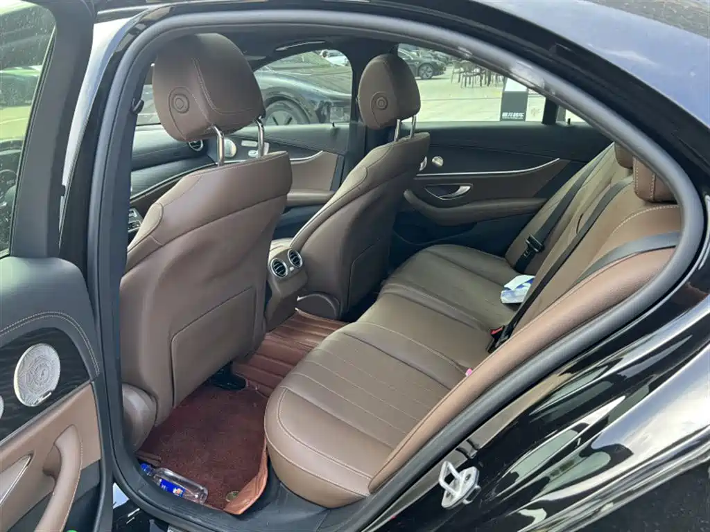 Mercedes-Benz E-Class (Import) — миниатюра 6
