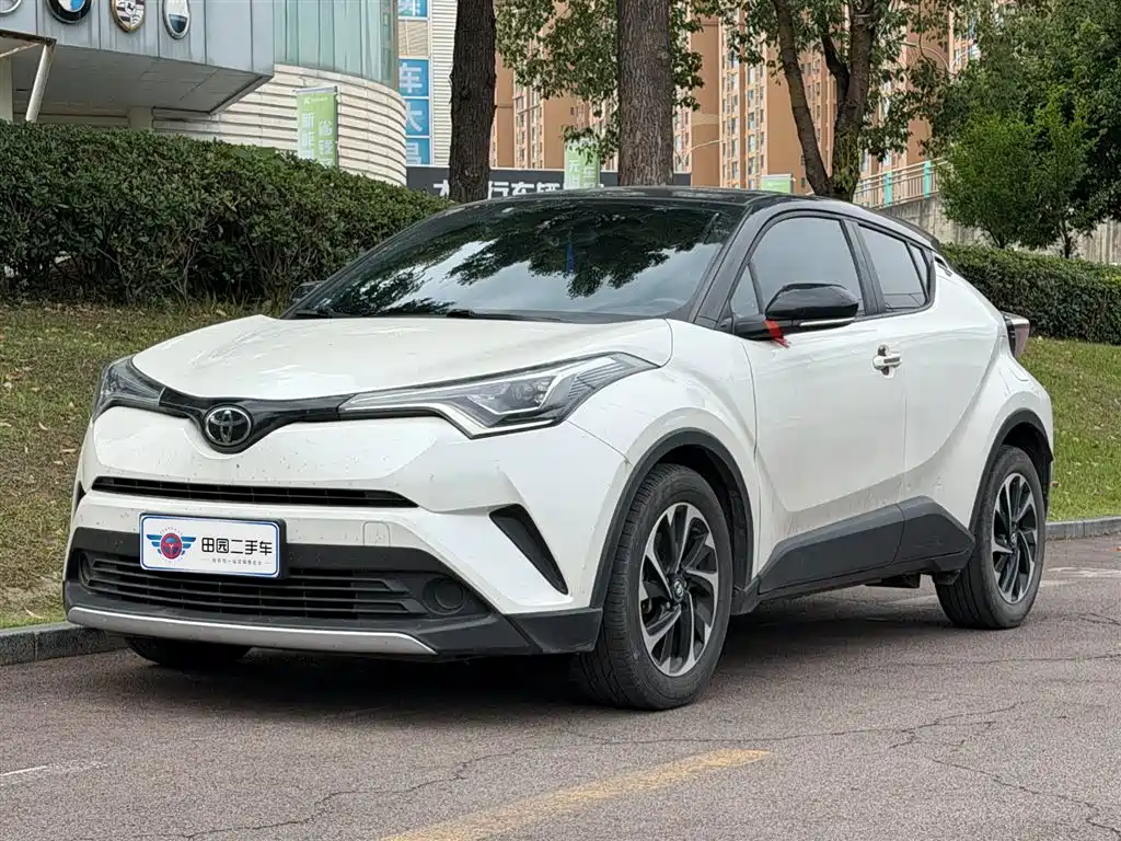 Купить Toyota IZOA
